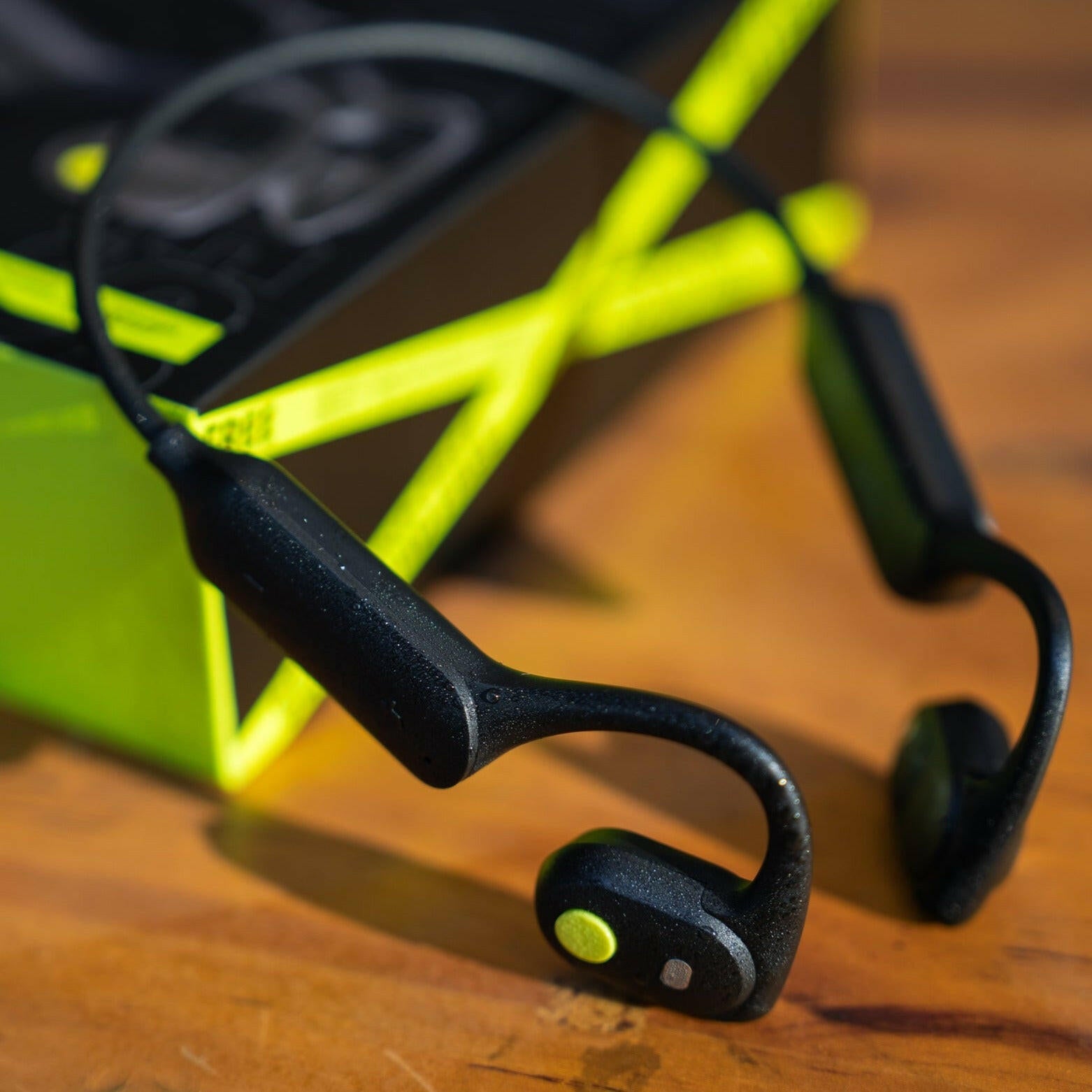 AirWave Open-Ear Sport Headphones Black Green